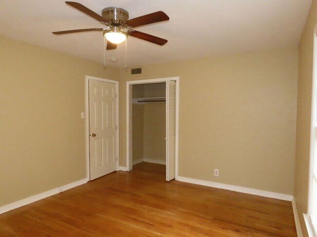 Building Photo - Updated 3 Bedroom, 1 Bathroom Home in Tyler