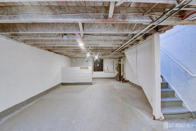 Building Photo - 19 Roosevelt Ct