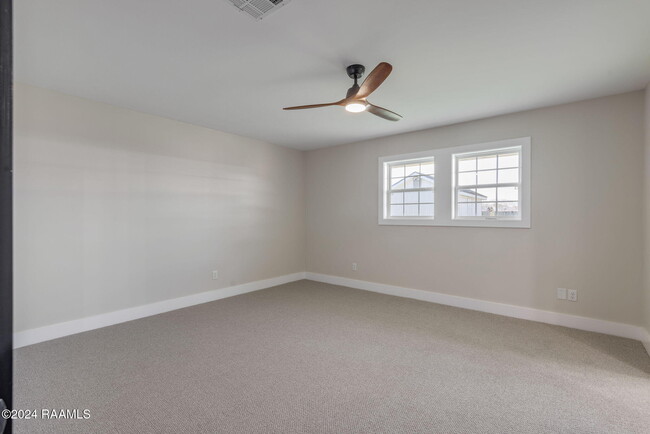Building Photo - 300 Robert Lee Cir