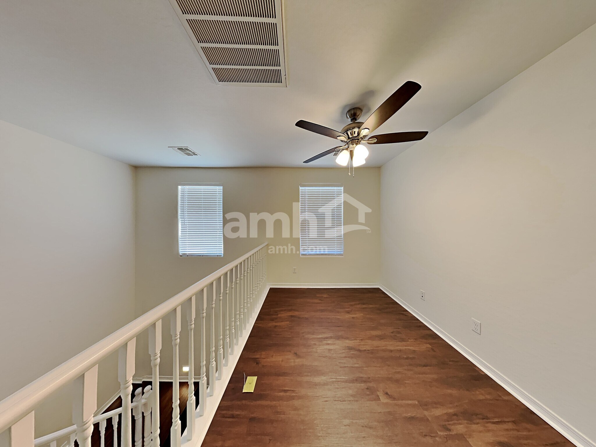 Building Photo - 11016 E Silver Springs Cir