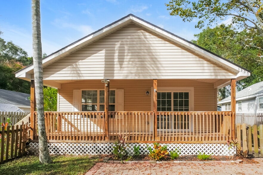 Primary Photo - 1357 Mattie St