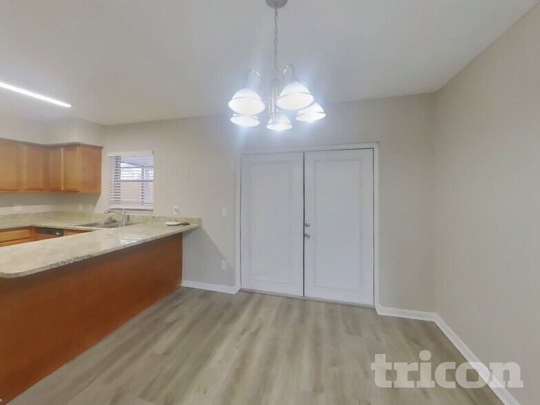 Building Photo - 320 Laxton Ln