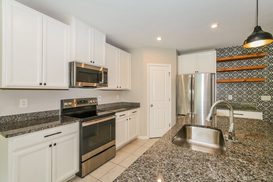 Building Photo - 18588 Hunters Meadow Walk