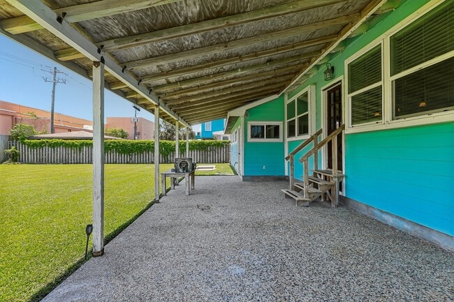 Building Photo - 5709 Maco St