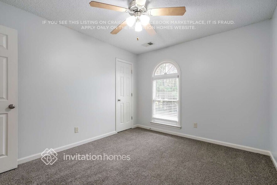 Building Photo - 175 Park Meadows Dr SW