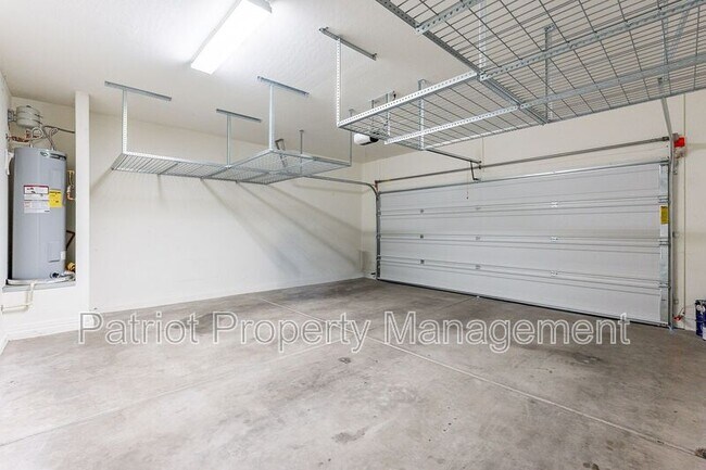Building Photo - 8816 S 41st Dr