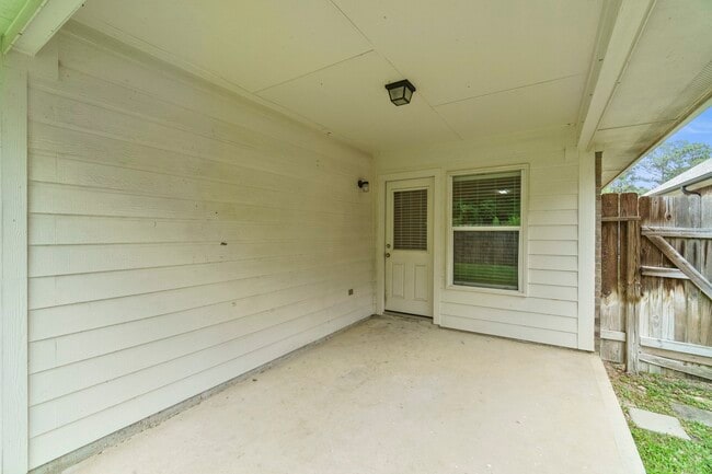 Building Photo - 14423 Dakota Bend Dr