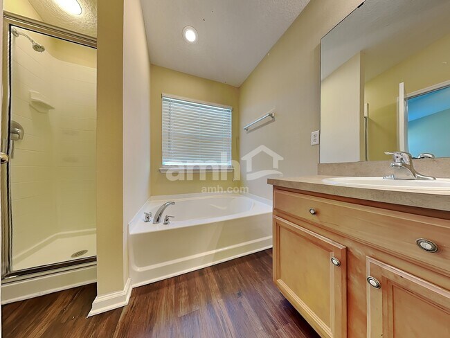 Building Photo - 884 Bonaparte Landing Ct