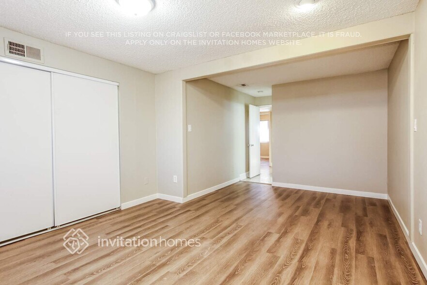 Building Photo - 15218 N 38th St