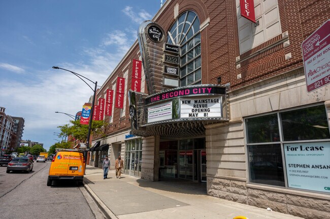 Building Photo - 1140 N La Salle Dr