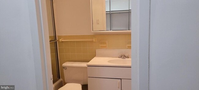 Building Photo - 1011 Arlington Blvd