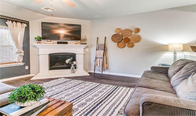 Building Photo - 14833 Gravity Falls Ln
