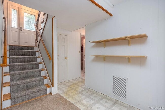 Building Photo - 12 Gerken Dr