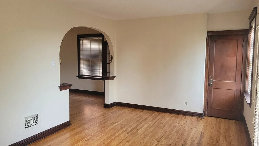 Building Photo - 5633 Finkman St