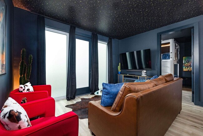 Building Photo - 245 Hermitage Ave