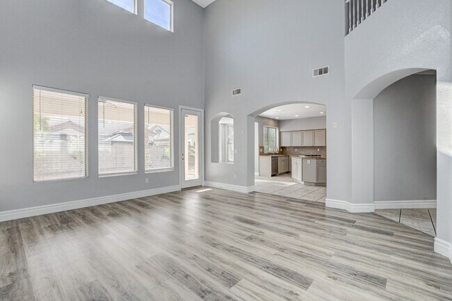 Building Photo - MASSIVE 5 BEDROOM, 2 STORY HOME IN DESIRABLE RHODES RANCH GOLF COURSE COMMUNITY!