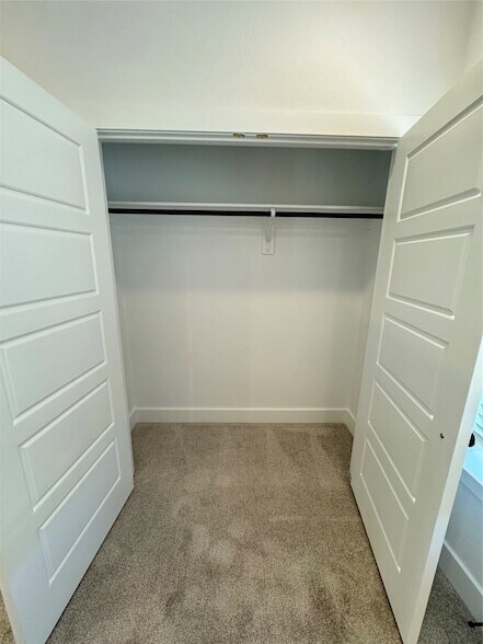 Building Photo - 1313 Eureka Spgs St