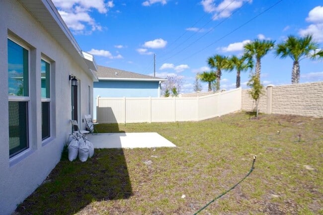 Building Photo - 2051 Punch Bowl Ave