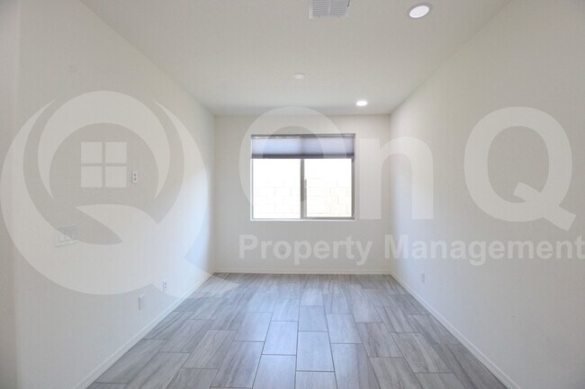 Building Photo - 9114 S 167th Dr