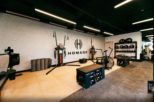 Building Photo - 249 NE 4th St