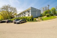 Building Photo - 5 Wyndover Woods Ln