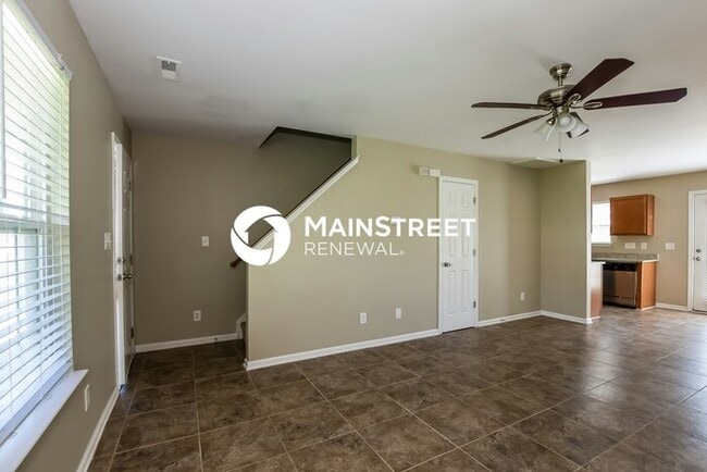 Building Photo - 3 Bedroom Pet-Friendly Home in Charlotte, NC with Main Street Renewal