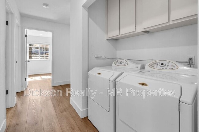 Building Photo - 7245 Pembroke Dr