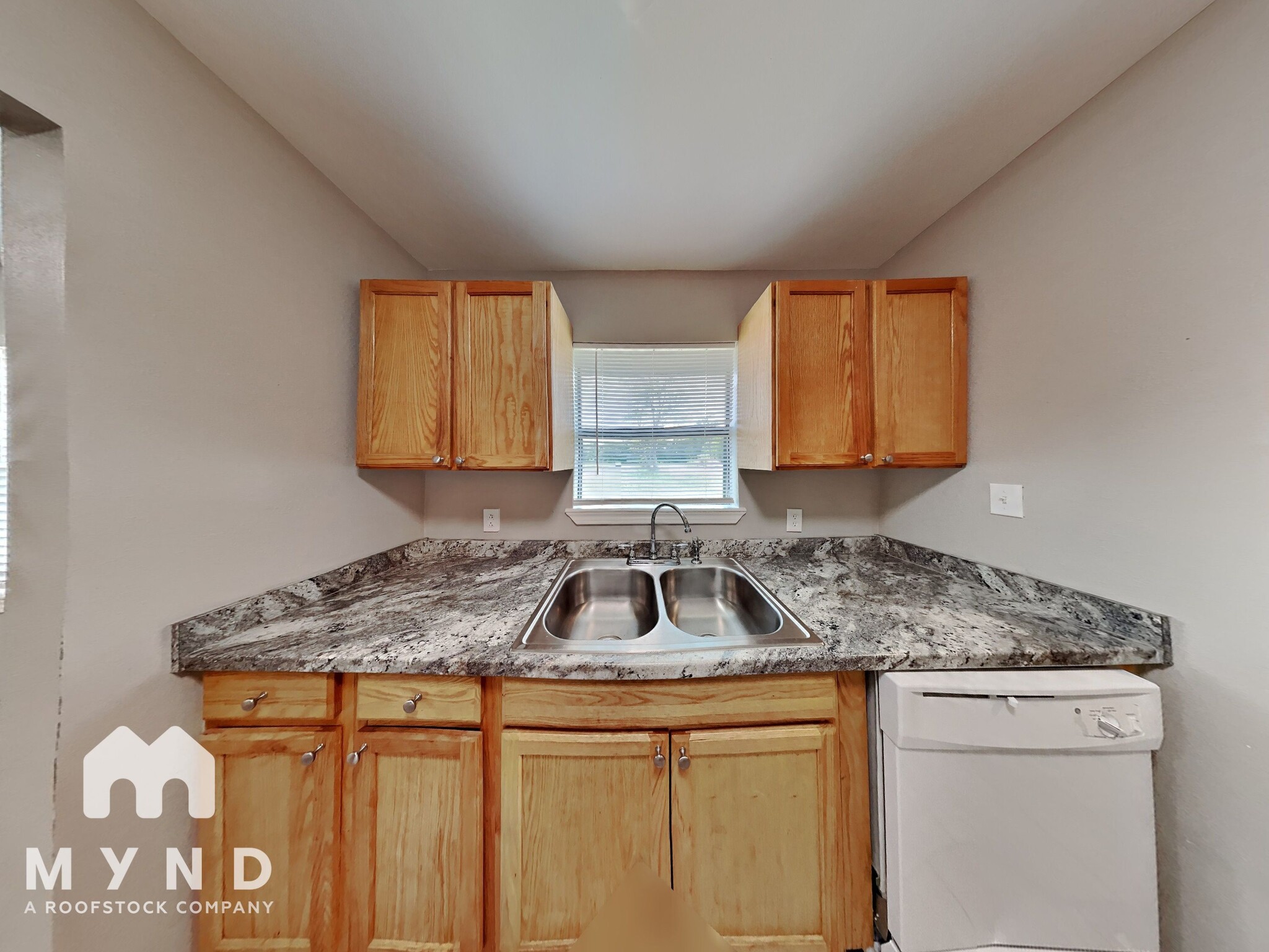 Building Photo - 1701 Cardinal Dr