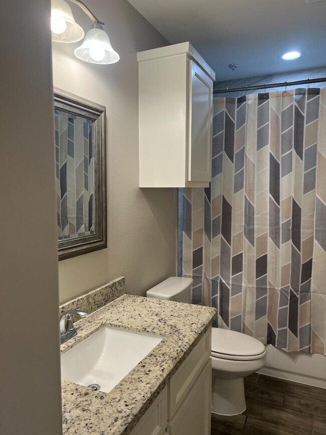 Building Photo - 1309 Alta Vista Dr
