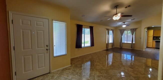 Living Room / Great Room - 4167 E Sundance Ave