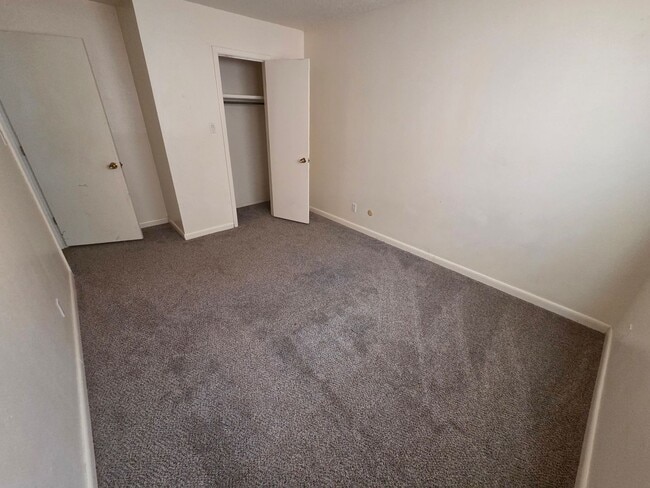 Building Photo - Adorable 3 Bed/2 Bath Paseo Village Townhome