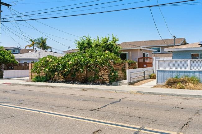 Building Photo - 1354 Knoxville St