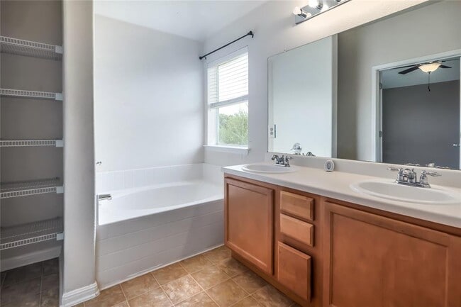 Building Photo - 2702 Tumbling River Dr