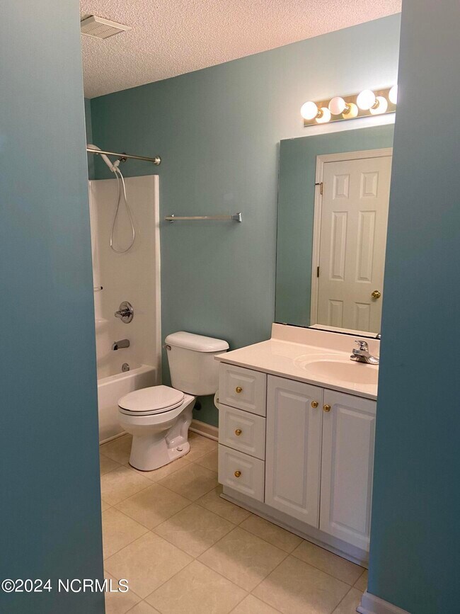 Building Photo - 4158 Breezewood Dr