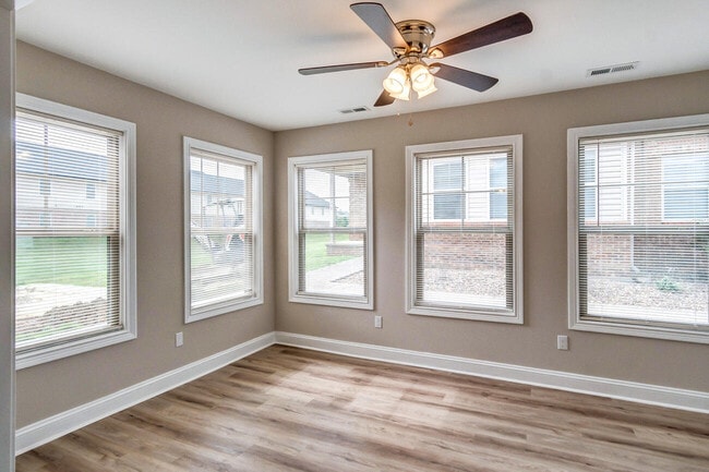 Building Photo - 164 Garden Gate Dr