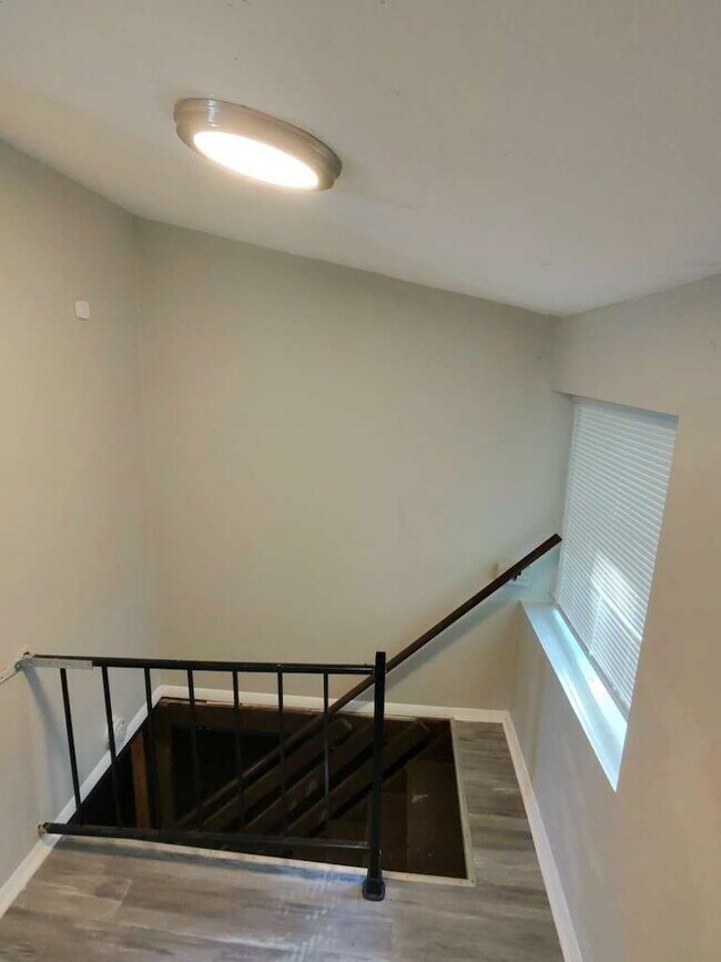 Building Photo - Spacious and Comfortable Living on Buddie Avenue