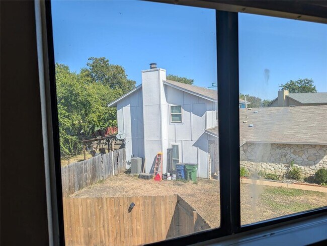 Building Photo - 1201 Doreen Ct