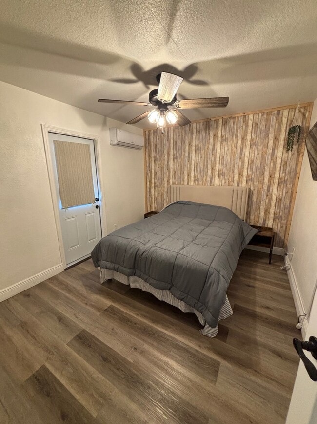 Building Photo - 1885 Springtime Ave