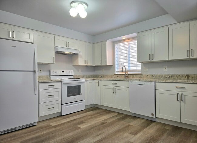 Building Photo - 7513 59th Dr NE