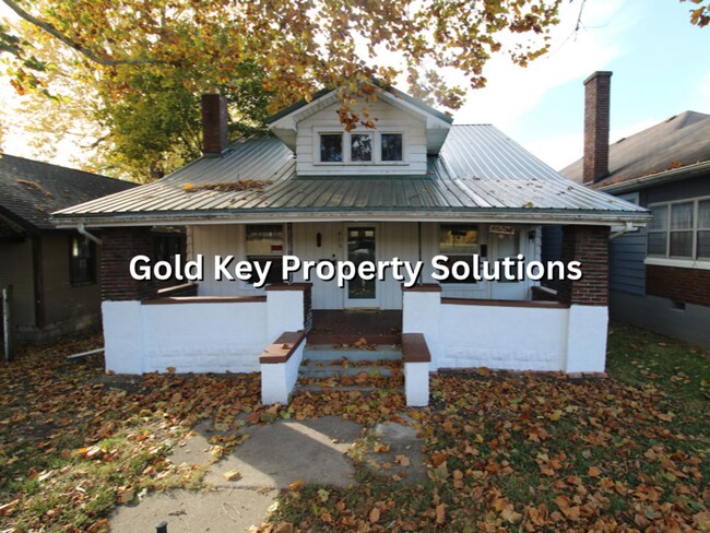 Primary Photo - 815 N Elm St