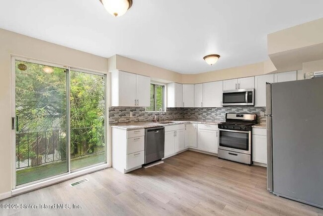 Building Photo - 1630 Forest Hill Rd