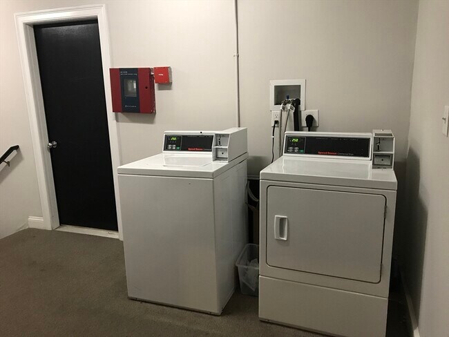 Building Photo - 70 Safford St