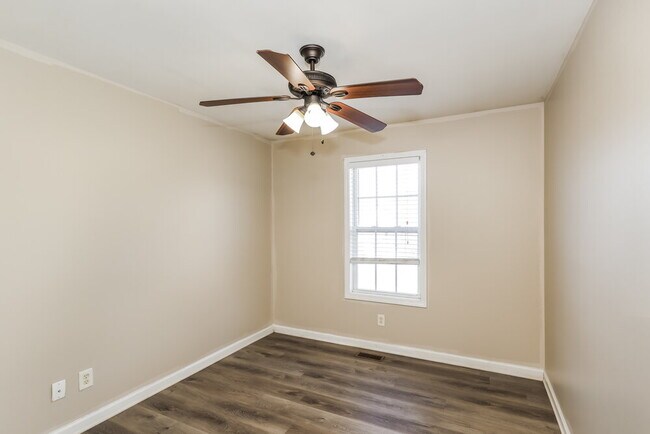 Building Photo - 7823 Cambridge Dr