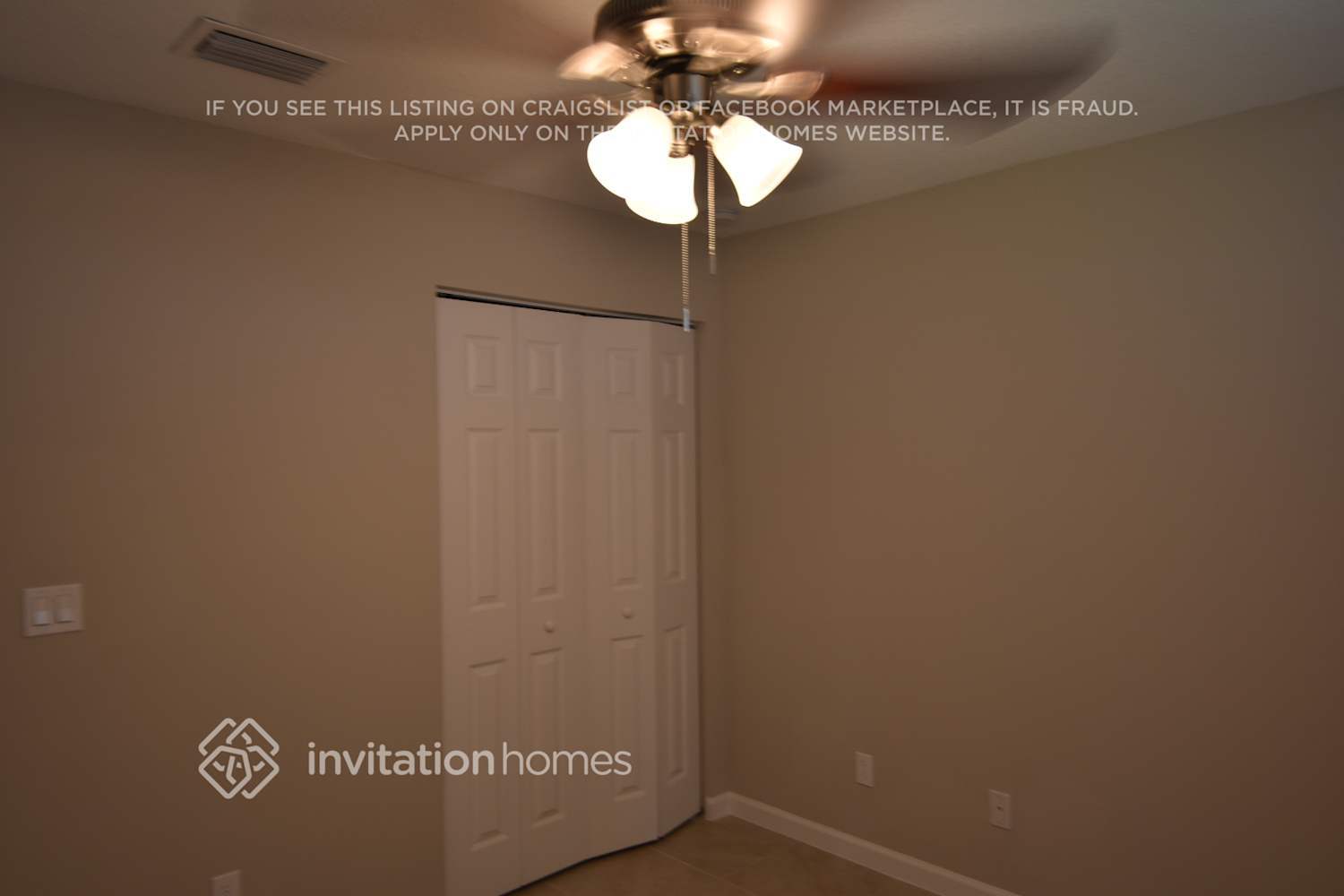 Building Photo - 242 SW Airview Ave