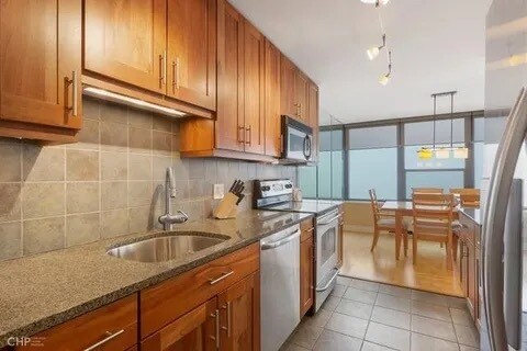 Building Photo - 1560 N Sandburg Ter