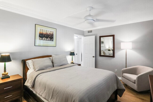 Building Photo - 139 Sunrise Ave