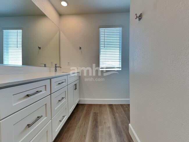 Building Photo - 6495 Aspen Mountain Ave