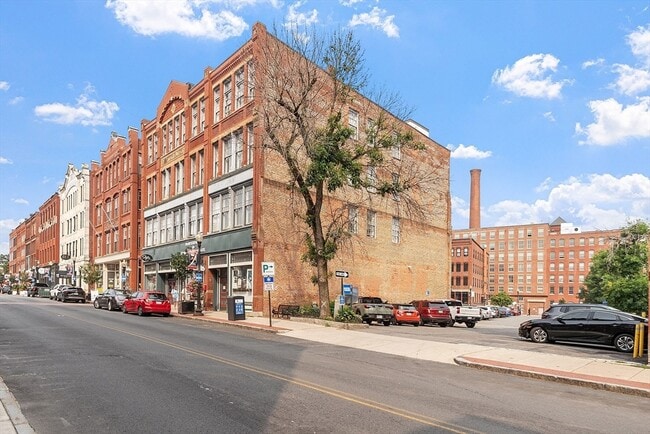 Building Photo - 57 Washington St