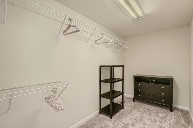 Building Photo - Furnished 4 Bedroom in Anthem Highlands