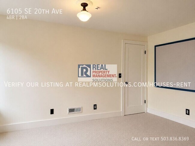 Building Photo - 6105 SE 20th Ave